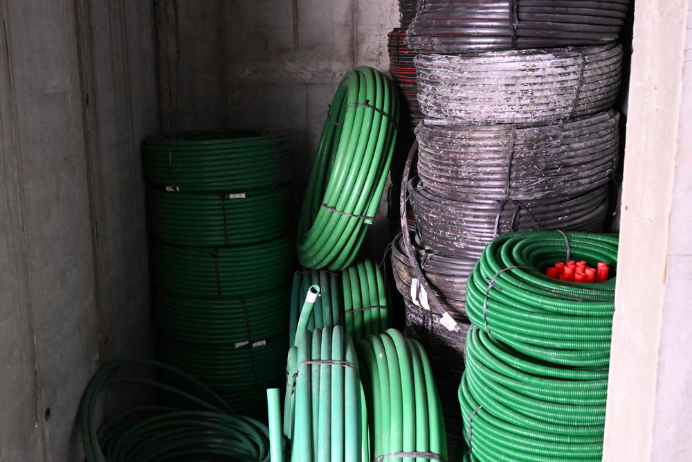 Unused wire at the idle construction site.