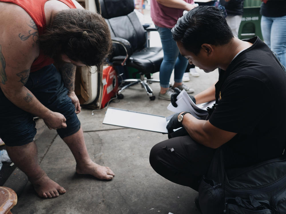 Nurse Velbis thinks Boladeres' swollen leg is related to his diabetes.