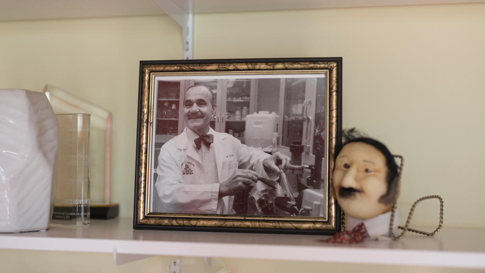 A photo of Dr. Roland Pattillo sits in the living room of Pat Pattillo.