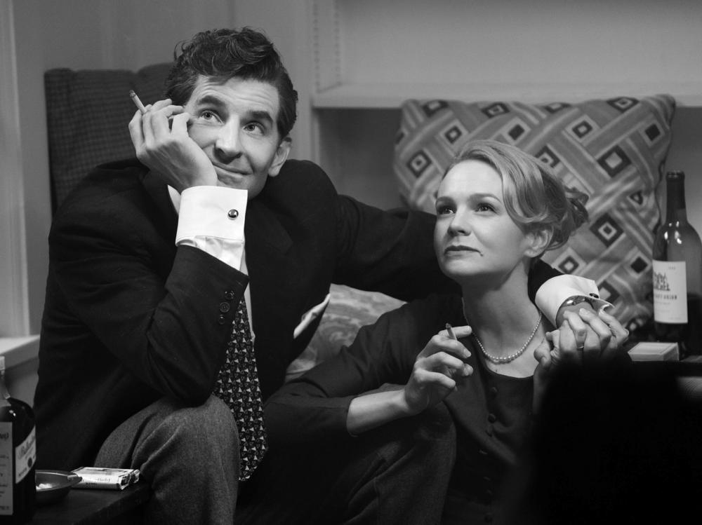 Bradley Cooper as Leonard Bernstein and and Carey Mulligan as Felicia Montealegre in <em>Maestro.</em>