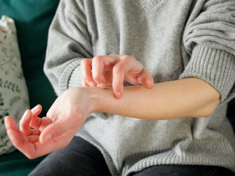 New research finds that a common microbe may be directly causing itchiness on the skin it colonizes.