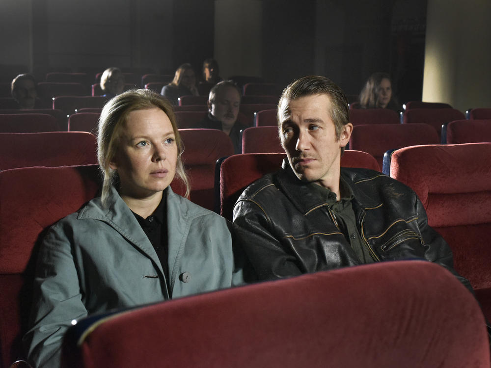 Two lonely souls (Alma Pöysti and Jussi Vatanen) come together in <em>Fallen Leaves.</em>