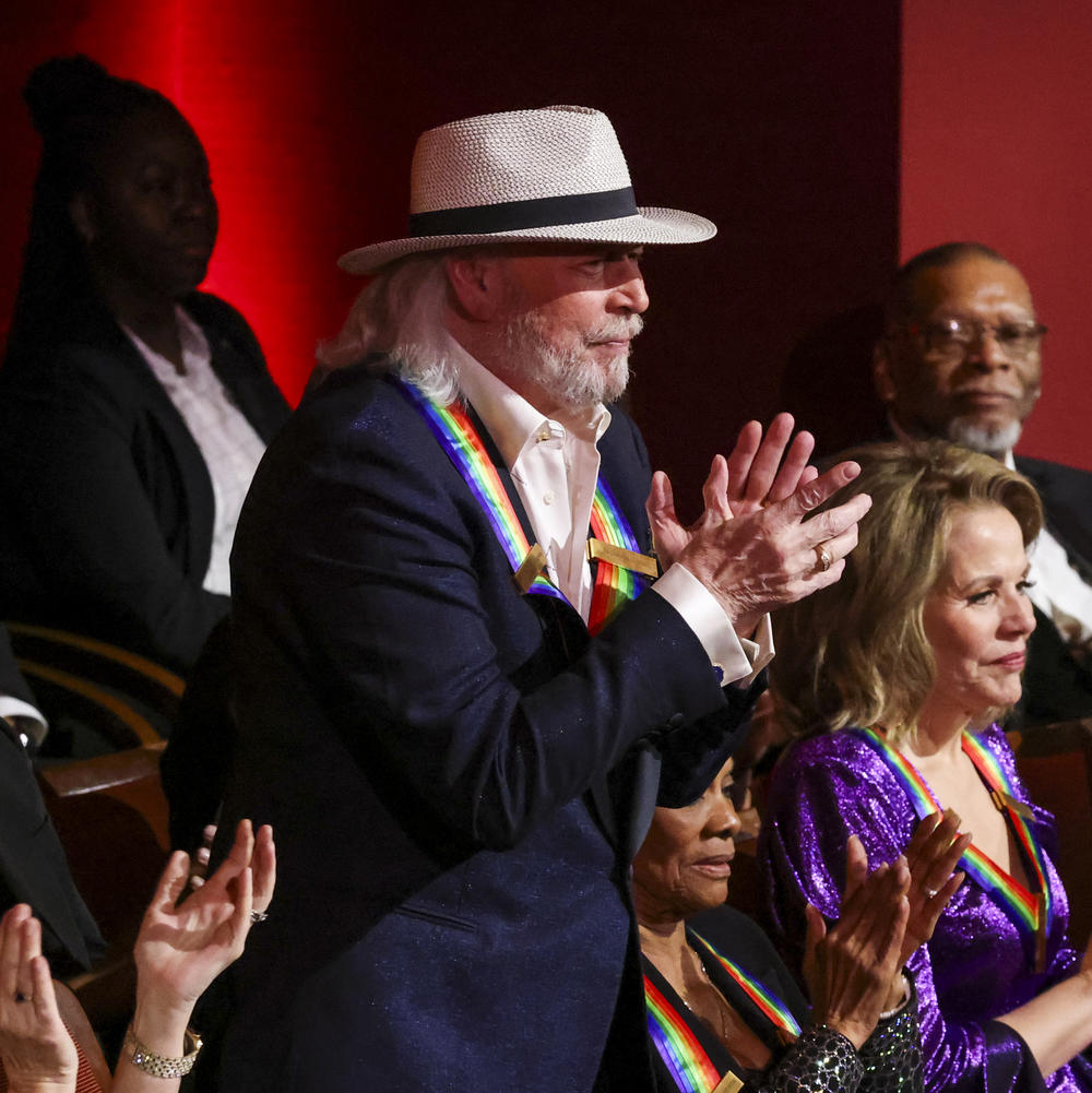 Pictured (L-R): Barry Gibb, Dionne Warwick and Renée Fleming at The 46th Annual Kennedy Center Honors.