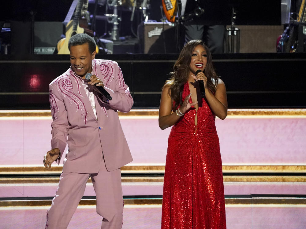Mickey Guyton performs for Dionne Warwick at the 46th Annual Kennedy Center Honors.