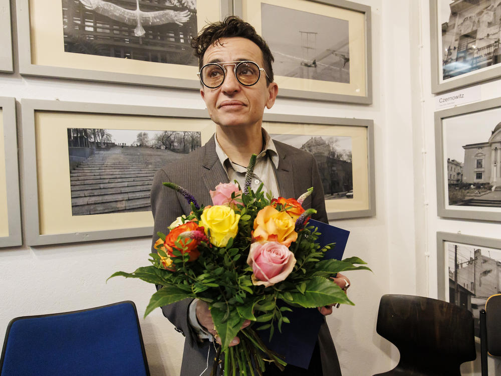 Journalist Masha Gessen received a prize named after political theorist Hannah Ahrendt in Bremen, Germany on Saturday. The ceremony almost didn't happen after sponsors condemned Gessen's recent remarks on the Middle East.