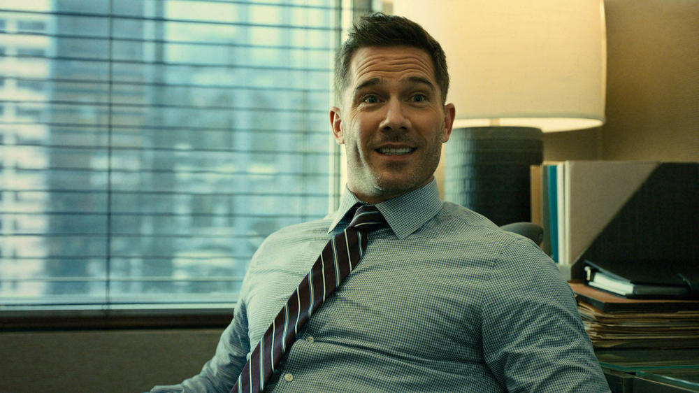 Luke Macfarlane in <em>Platonic.</em> <strong><a href=
