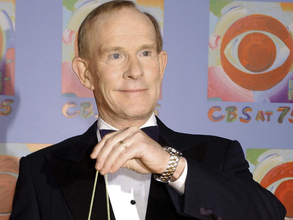 Tom Smothers does yo-yo tricks during arrivals at CBS' 75th anniversary celebration on Nov. 2, 2003, in New York. Smothers, half of the Smothers Brothers and the co-host of one of the most socially conscious and groundbreaking television shows in the history of the medium, has died at age 86.