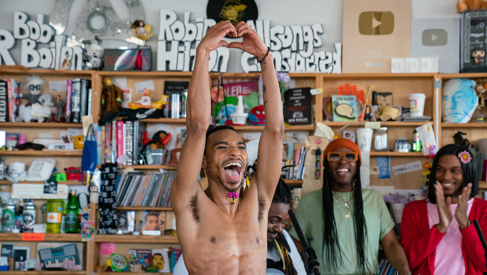 Watch Durand Bernarr Tiny Desk concert <a href=