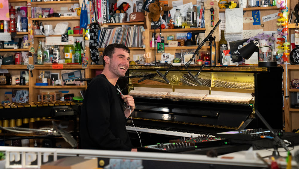 Watch the Fred again.. Tiny Desk concert <a href=