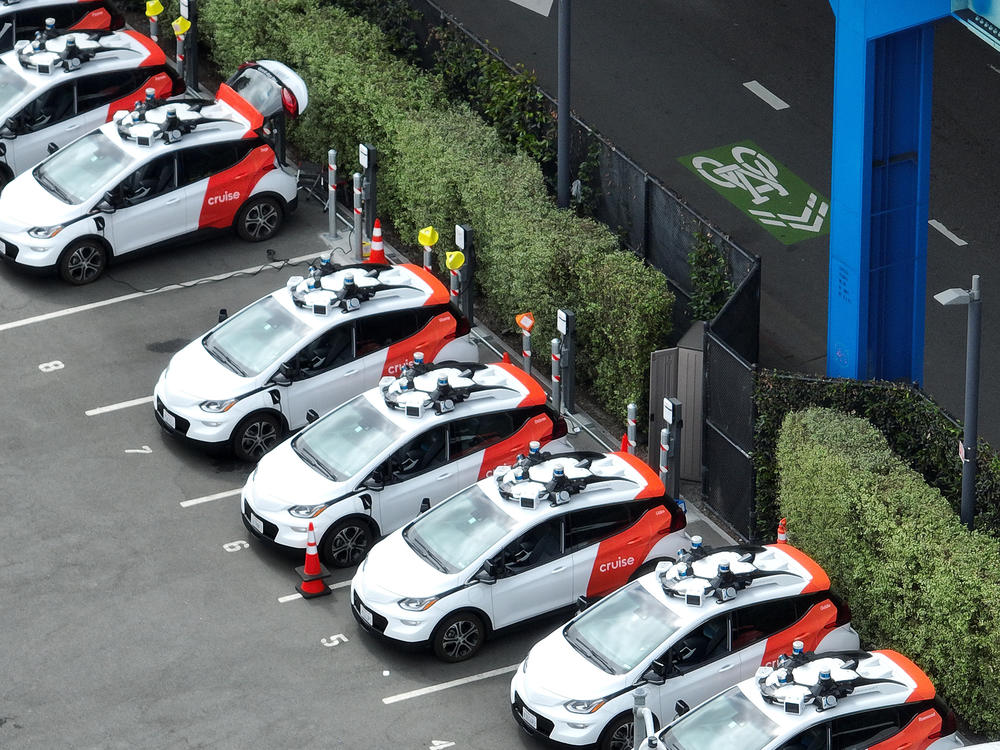 Cruise rolled out hundreds of its robotaxis in San Francisco this year.