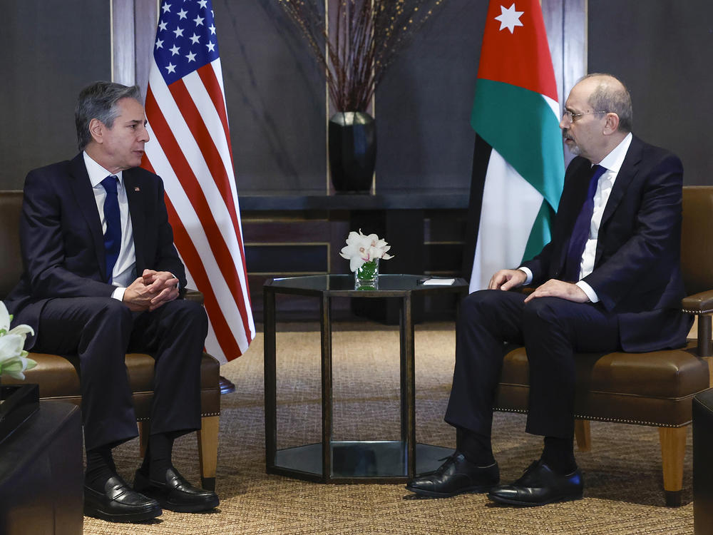 U.S. Secretary of State Antony Blinken, left, meets with Jordanian Foreign Minister Ayman Safadi in Amman, Jordan, on Sunday, Jan. 7, 2024.