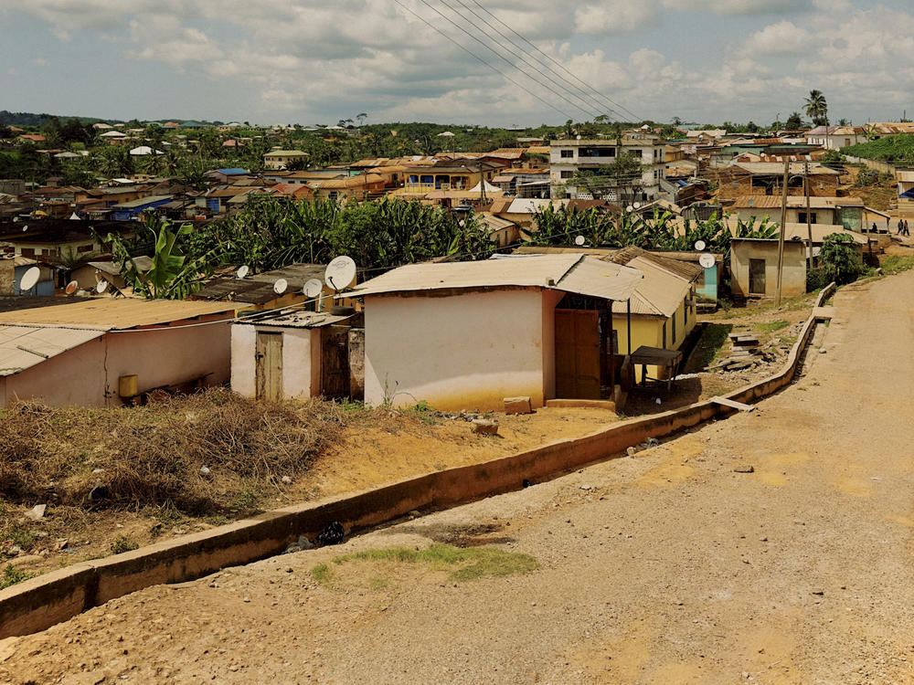 An overview of Asebu town.