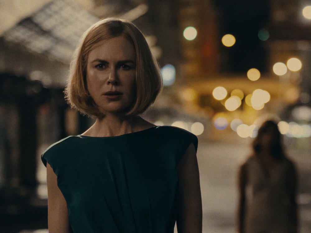 Margaret (Nicole Kidman) is an expat American living in Hong Kong, grieving as a mother and a wife.