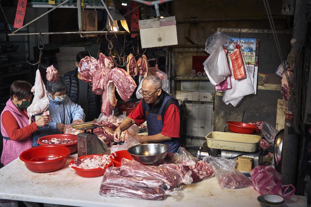 Vendors at Shuixian Gong Market.