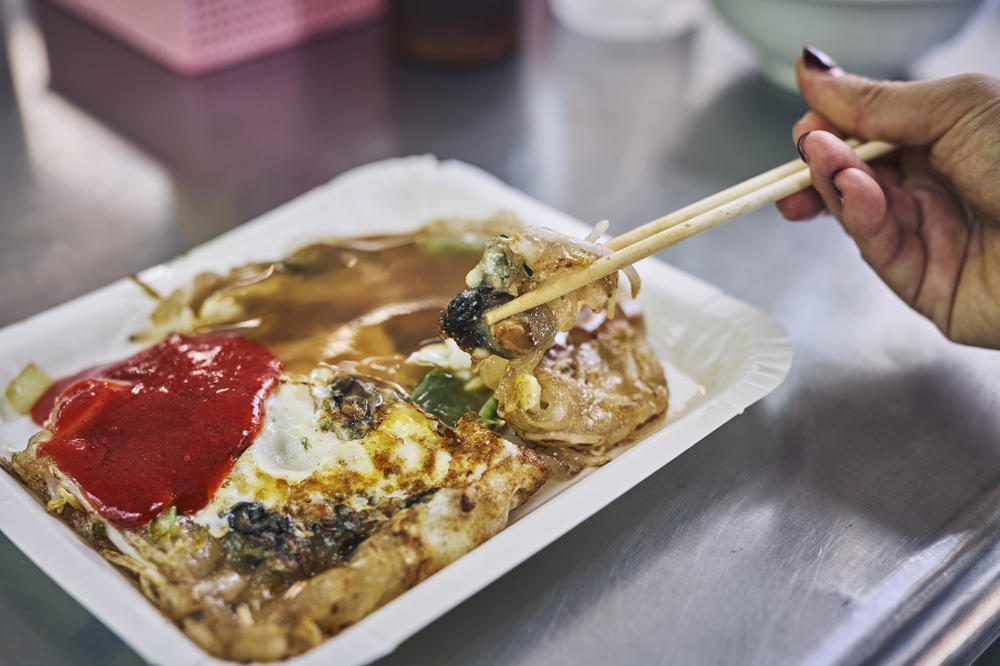 An oyster omelet.