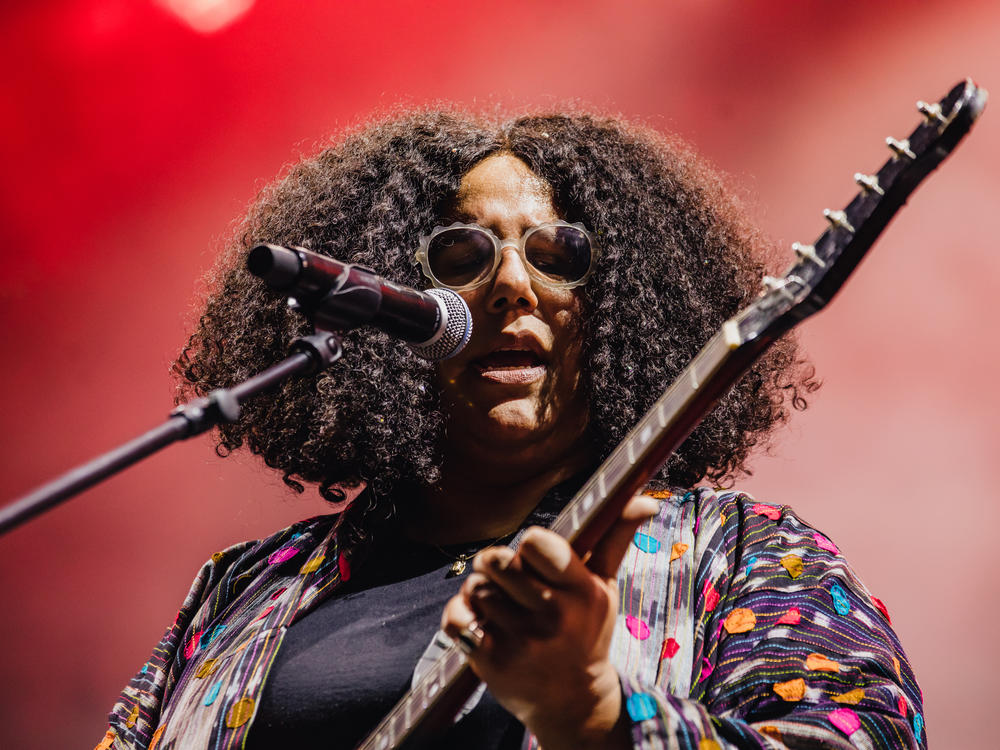 Howard's vocal malleability allows her to access a whole spectrum of contradictory emotions and gender expressions.