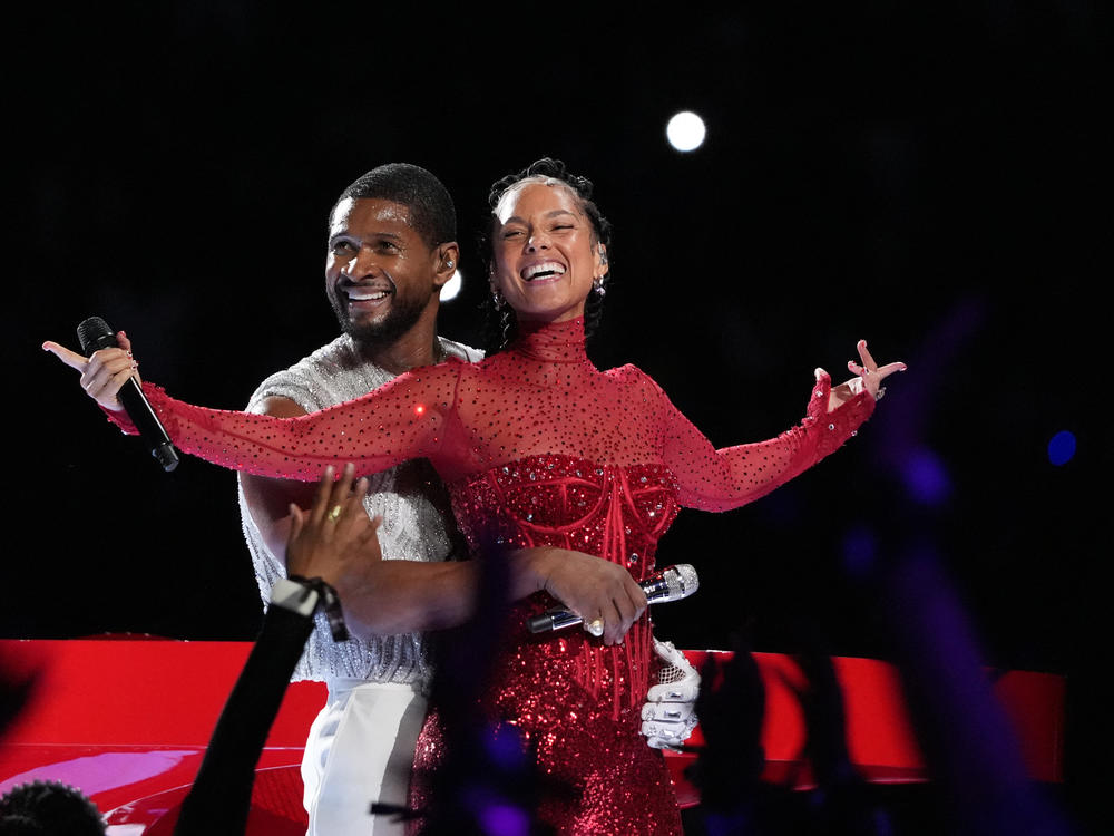 Usher and Alicia Keys perform 