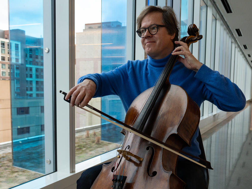 Jan Vogler plays a 1707 Stradivari cello made during Bach's lifetime. He compares it to learning to swim in an Olympic pool: 