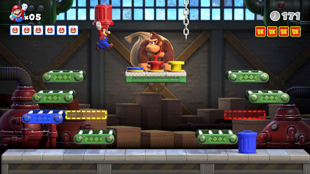 Boss fights resemble the original Donkey Kong arcade game.