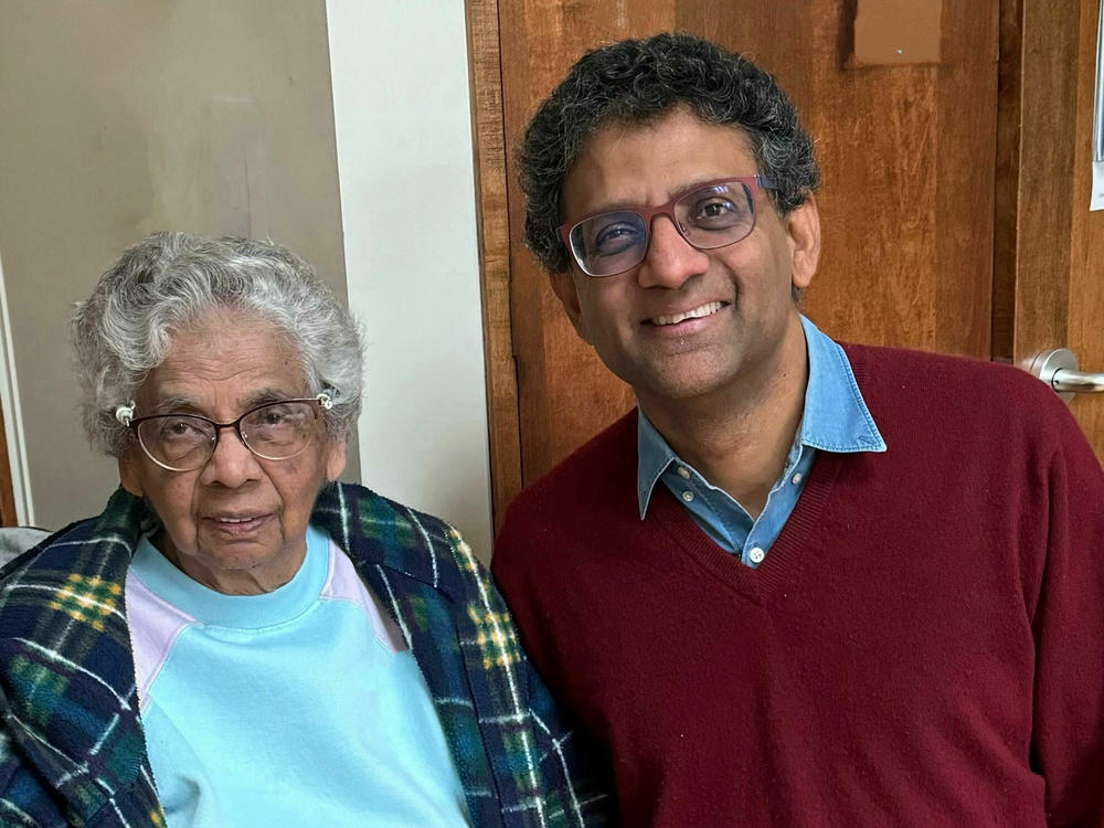 Ben Gomes and his mom, Thomasinha.