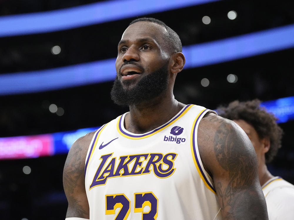 Lebron james apple online watch