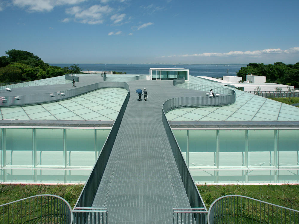 Yokosuka Museum of Art, situated on Tokyo Bay, is designed as a destination for both visitors and locals.