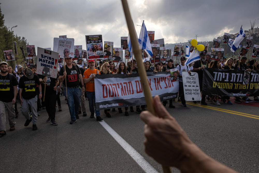 Families of the hostages held in Gaza and thousands of supporters approach Jerusalem on March 2, the march's fourth and final day.