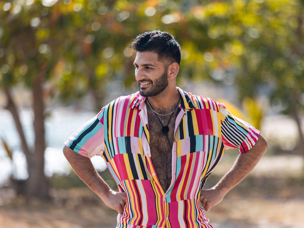 Ashmal in Peacock's<em> Couple To Throuple</em>.