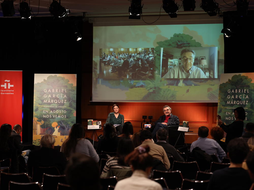 Gabriel García Márquez's son Gonzalo García Barcha speaks during a news conference for the book launch of <em>En Agosto Nos Vemos</em> on Tuesday in Madrid.