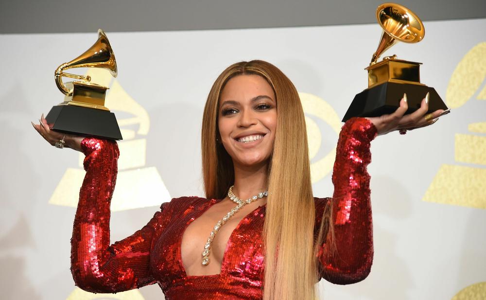 Beyoncé poses with her Grammys in February 2017.