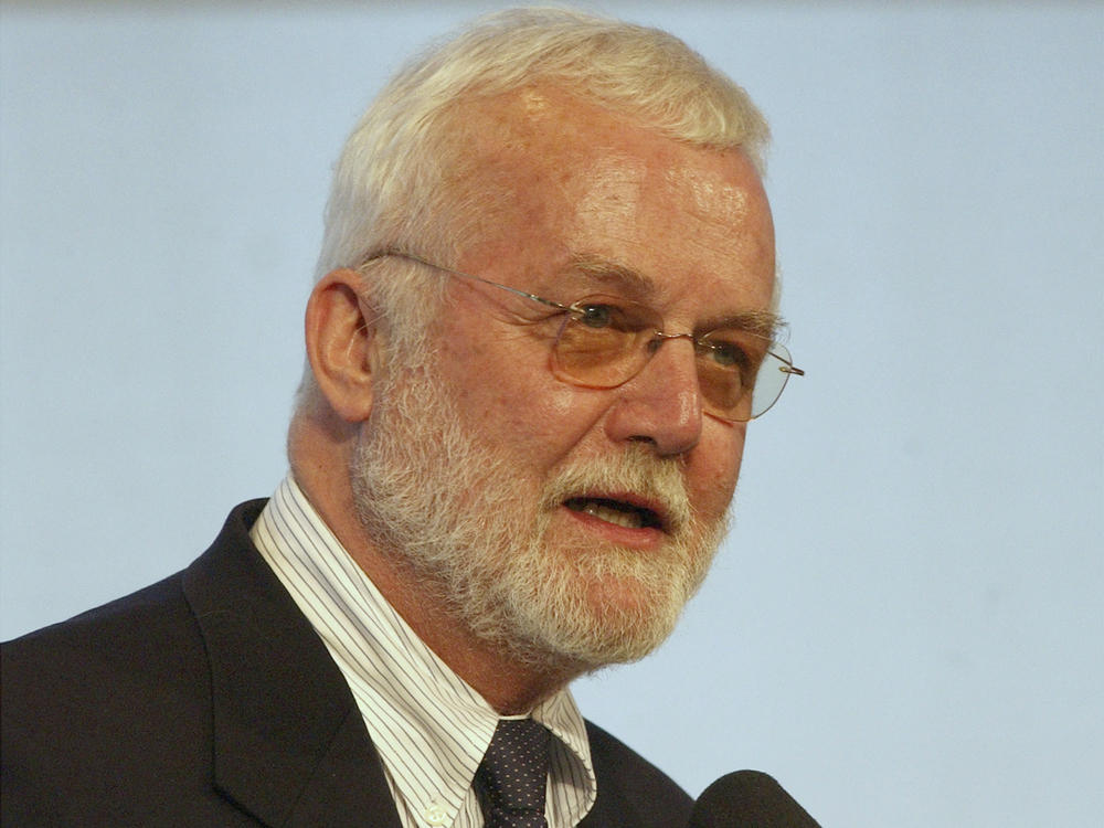 Author Russell Banks delivers a keynote address during the Hemingway & Winship Awards ceremony at John F. Kennedy Library and Museum in Boston, on April 4, 2004.