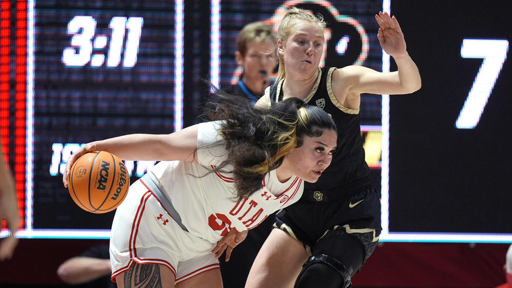 Alissa Pili drives during an NCAA game on Feb. 16.