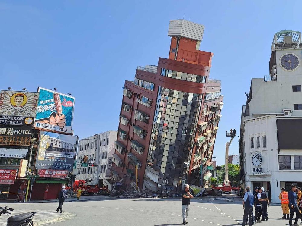 Hualien: A red building is partially collapsed after a powerful 7.4-magnitude earthquake rocked the entire island on April 3, 2024.