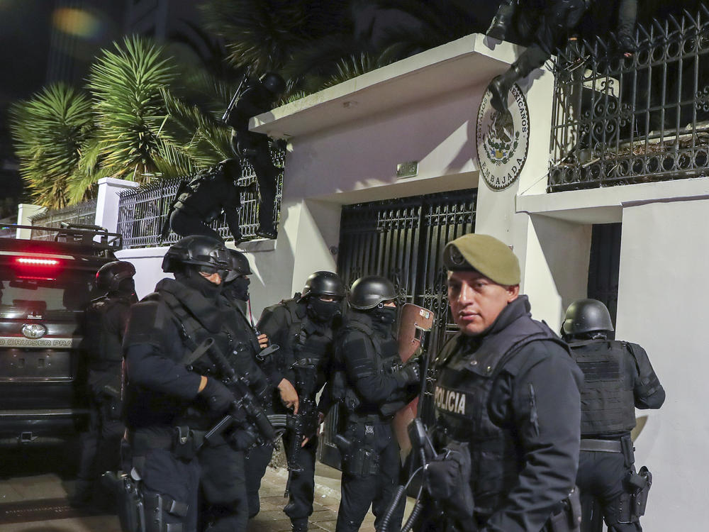 Police break into the Mexican embassy in Quito, Ecuador, Friday, April 5, 2024.