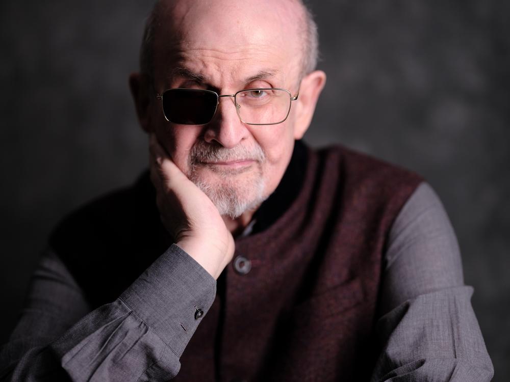 Salman Rushdie says writing <em>Knife</em> allowed him to change his relationship to the attack. 