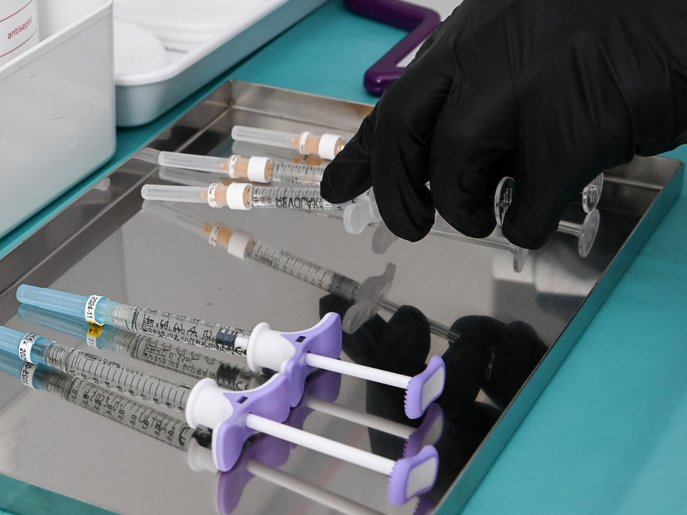 The CDC and FDA are investigating reports of patients in nearly a dozen U.S. states being injected with counterfeit Botox.