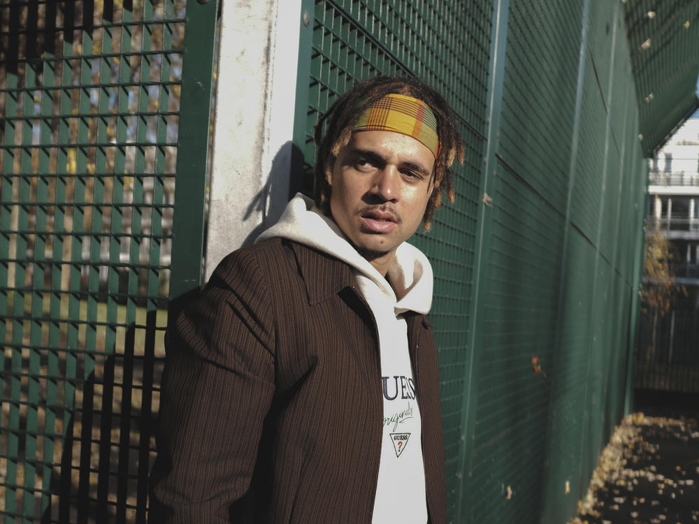 Louis VI hopes to draw in listeners with his music, and inspire them with the nature sounds in 'Orange Skies.'