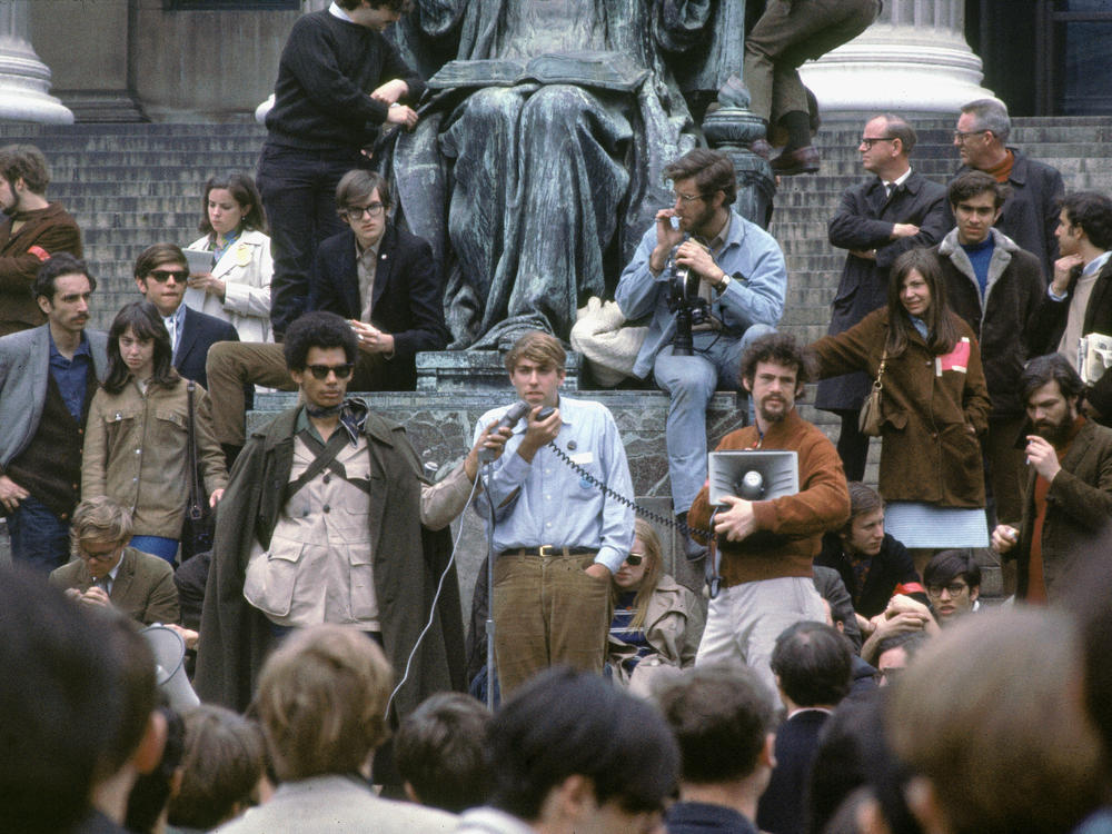 American activist Mark Rudd, center, president of Students for a Democratic Society (SDS), addresses students at Columbia University on May 3, 1968.