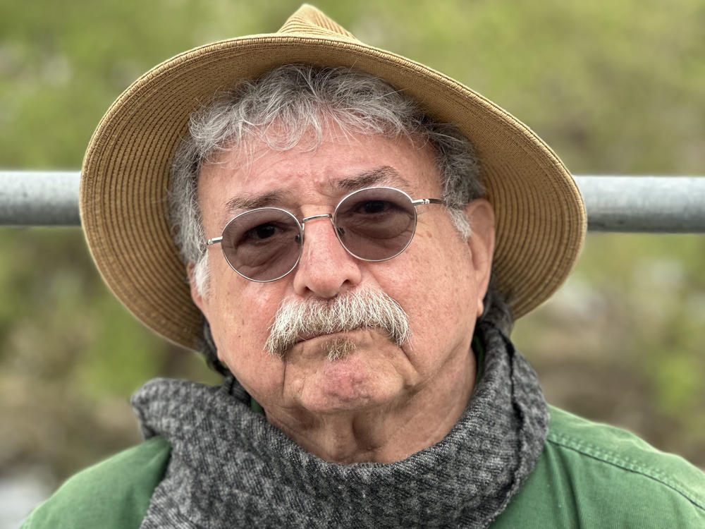 Louis Sahagún.
