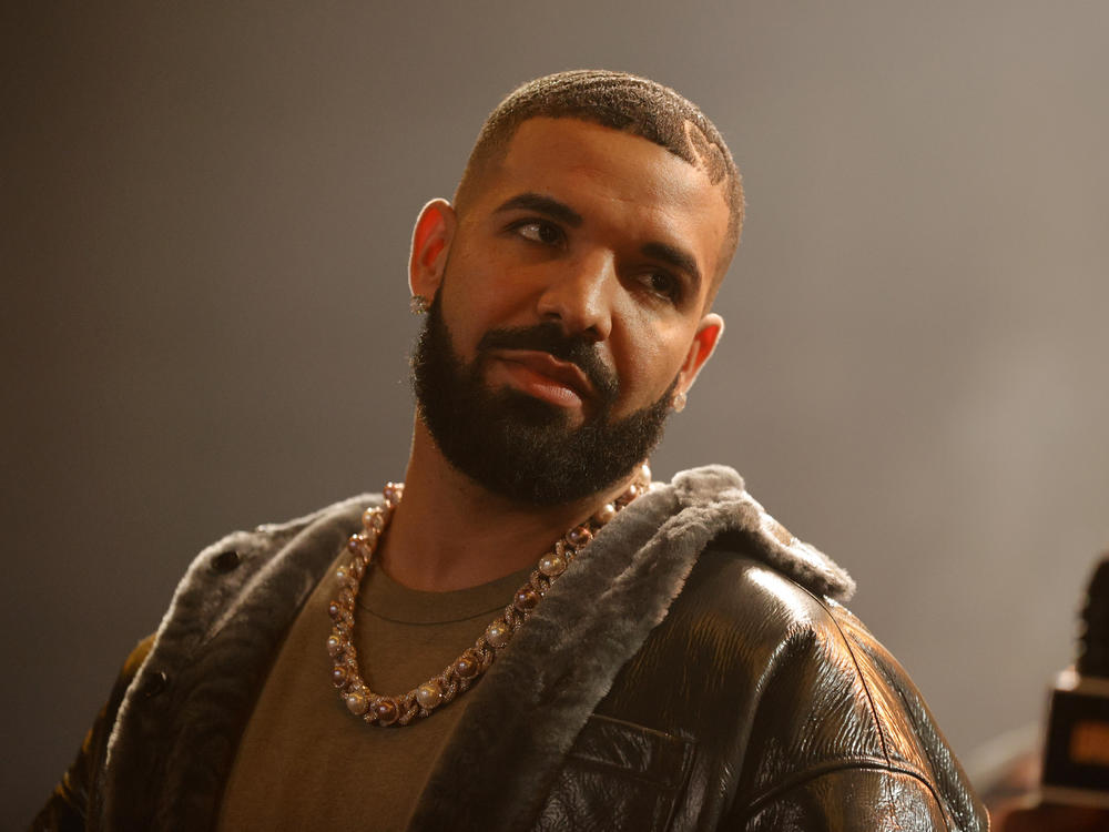 Drake onstage during Drake's <em>Till Death Do Us</em> Part rap battle in 2021.