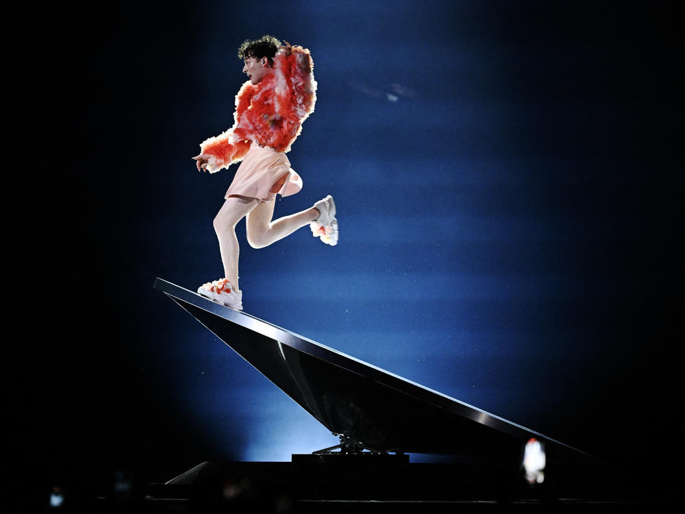 Switzerland's Nemo rehearses 