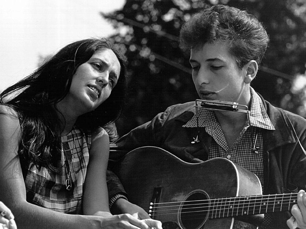 Joan Baez and Bob Dylan perform during a civil rights rally in 1963 in Washington D.C.