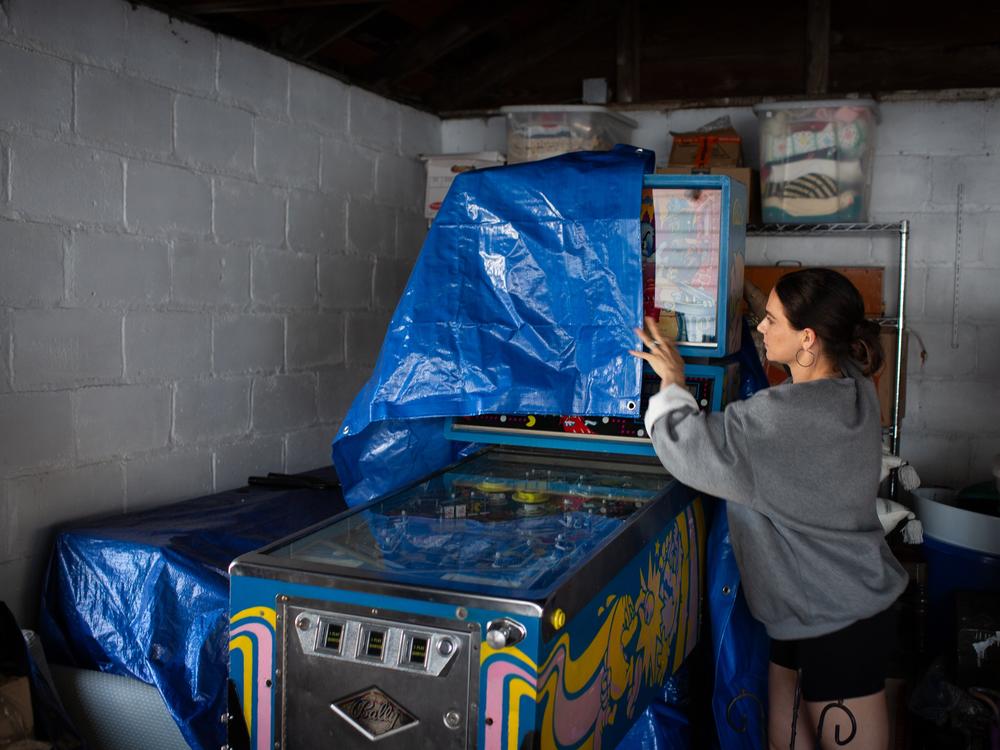  Craig Messinger was a dedicated collector of antiques, including a vintage pinball machine that his daughter Mandy still cherishes. 