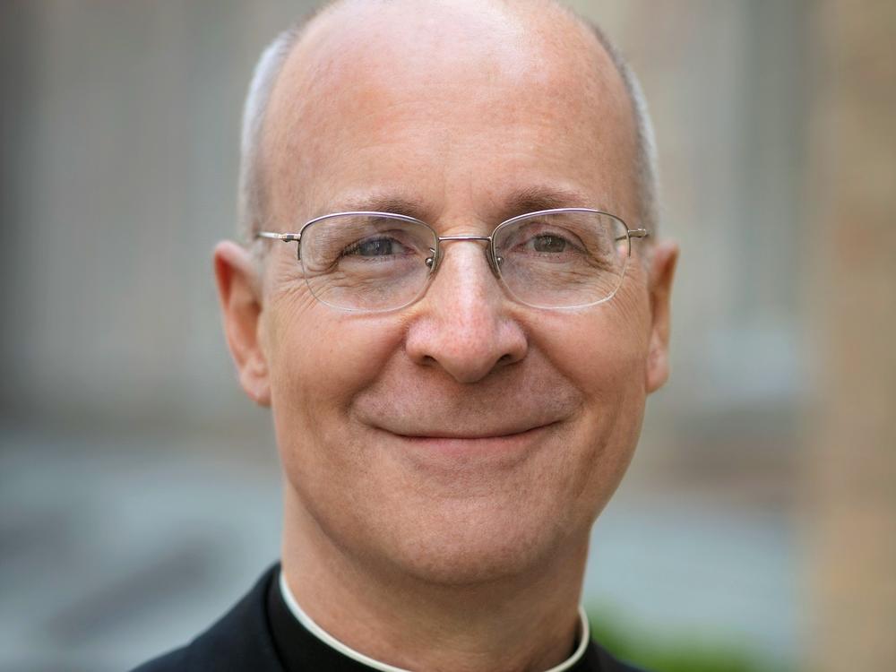  Father James Martin.