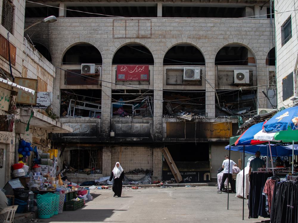  Damage to mall and vegetable markets in Ramallah after IDF soldiers raided the market the week before.