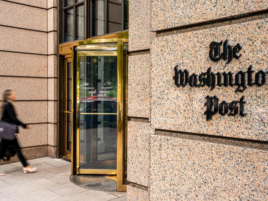 The incoming editor of <em>The Washington Post</em>, Robert Winnett, has withdrawn from the job and will remain in the U.K.