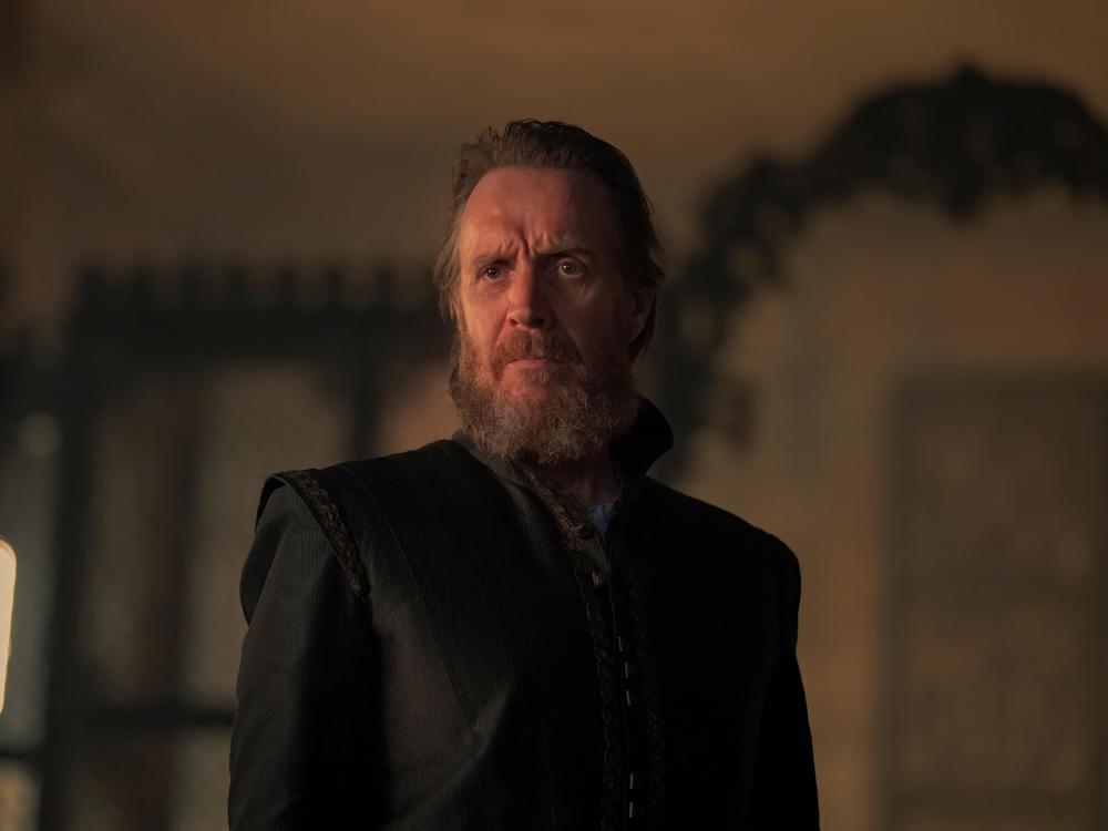  Rhys Ifans as Otto Hightower. 