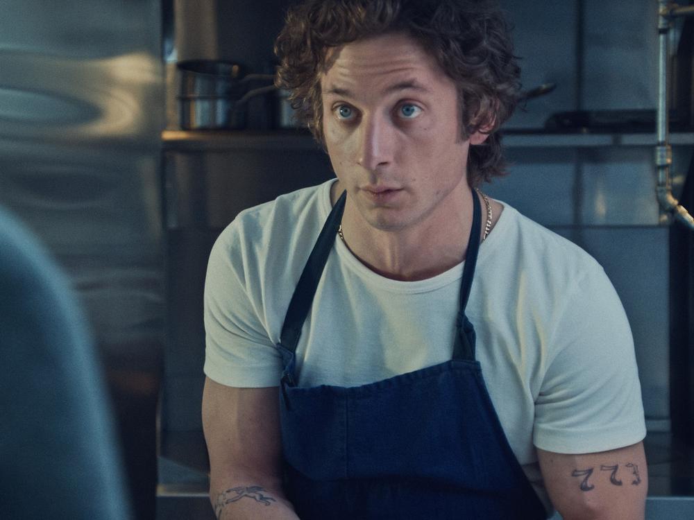Jeremy Allen White a Carmy Berzatto. 