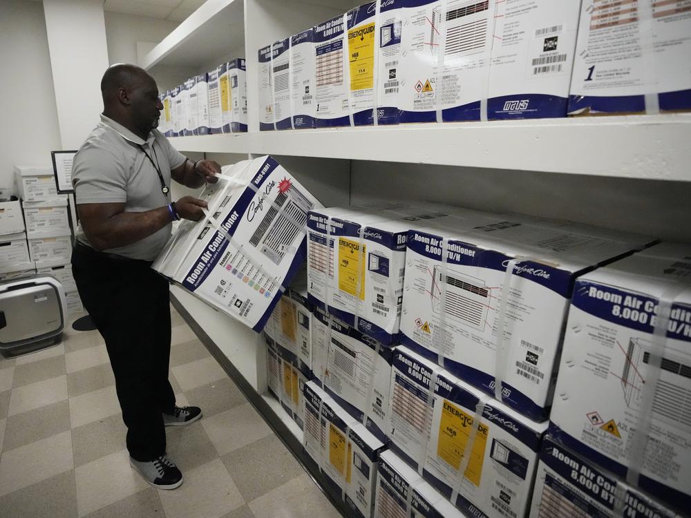 Marvin Cox, community outreach director with the Metropolitan Action Commission on June 25, in Nashville. As temperatures reached into the upper 90s, the Metro Action Commission was offering free window AC units to seniors, families with young children and people with medical conditions.