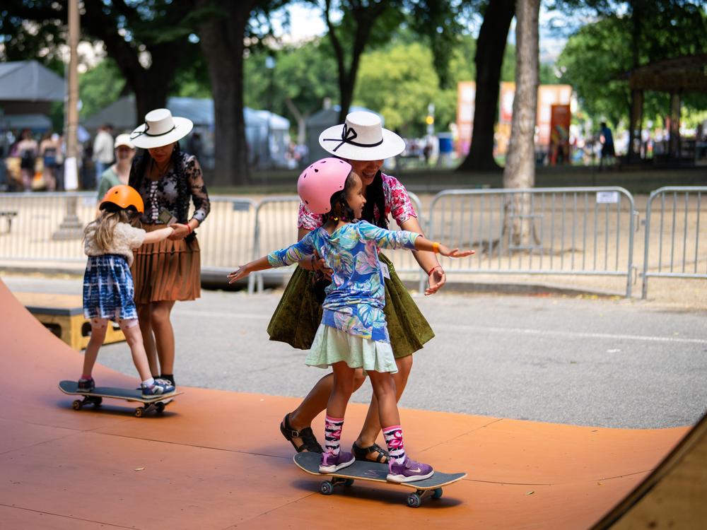 Members of a female skating collective from Bolivia offered lessons at the Smithsonian's Folklife Festival.<br>